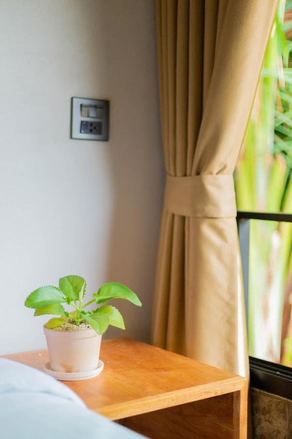 In My Place Cafotel Khlong Thom Екстериор снимка
